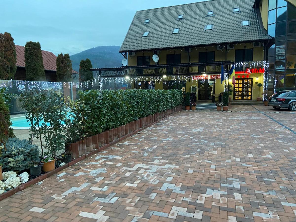 Pensiunea Alfrid Călimăneşti Exterior foto
