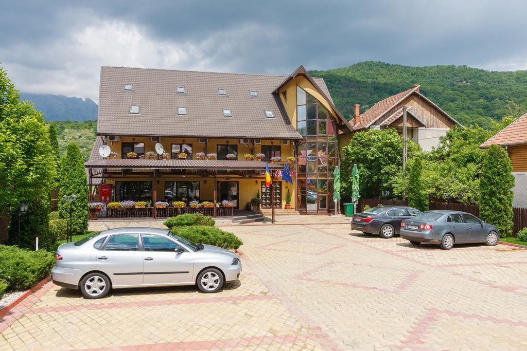 Pensiunea Alfrid Călimăneşti Exterior foto